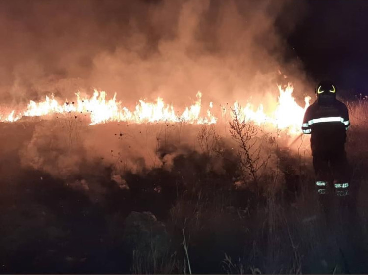 Sicilia, incendi e cenere Etna, Musumeci vuole l’Esercito