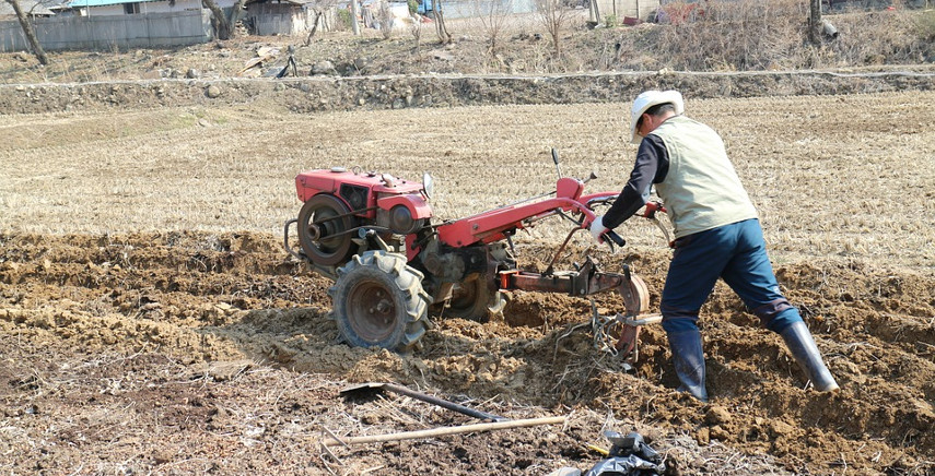 Agricoltore si ferisce con motozappa a Chiusa Sclafani, è grave