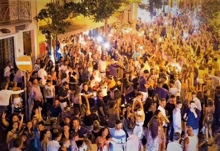 Covid, troppi focolai tra i giovani, paura per la movida estiva