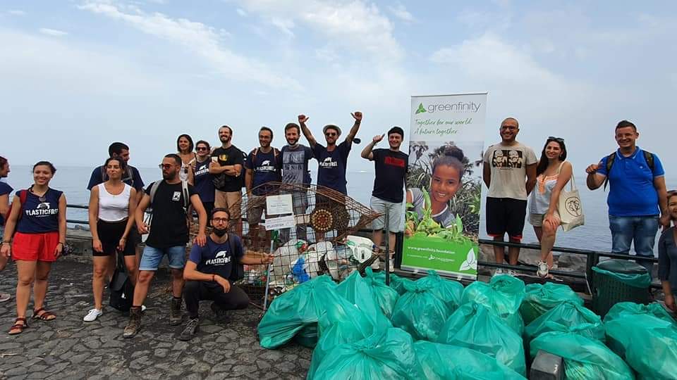 Associazioni di volontari ripuliscono la Timpa di Acireale