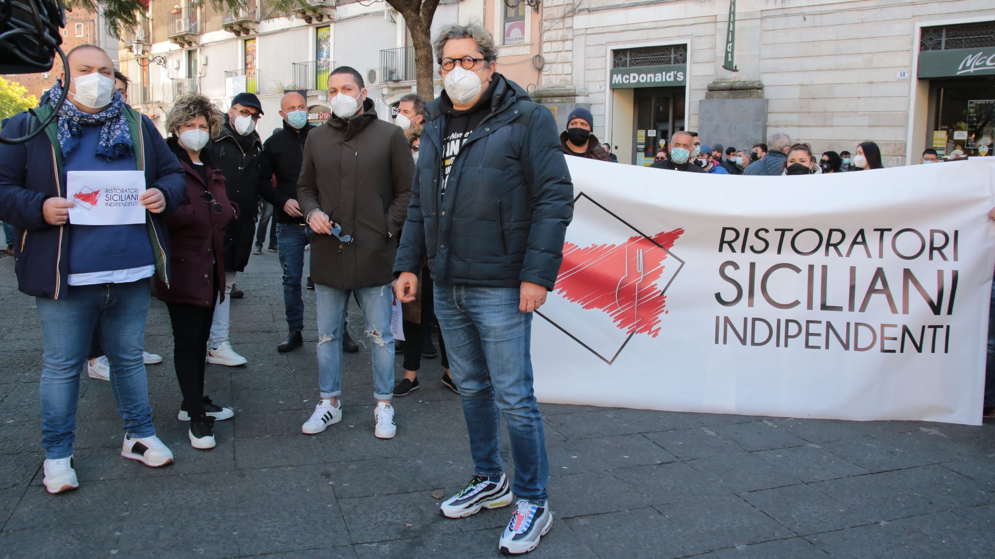 I ristoratori contro il Green Pass, “Non possiamo identificare i clienti”