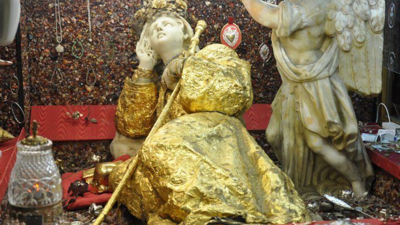Palermo, la reliquia di Santa Rosalia sorvolerà la città