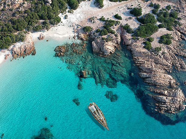 Sardegna, al via tracciamento turisti su variante Delta