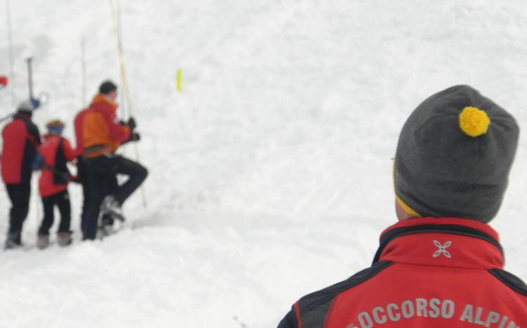 Alpinista bloccato su Monte Bianco, “Non riesco a proseguire”