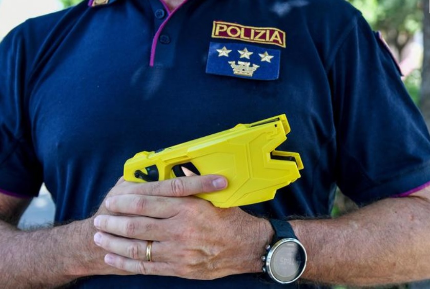 In arrivo oltre 4 mila teaser alle forze dell’ordine italiane