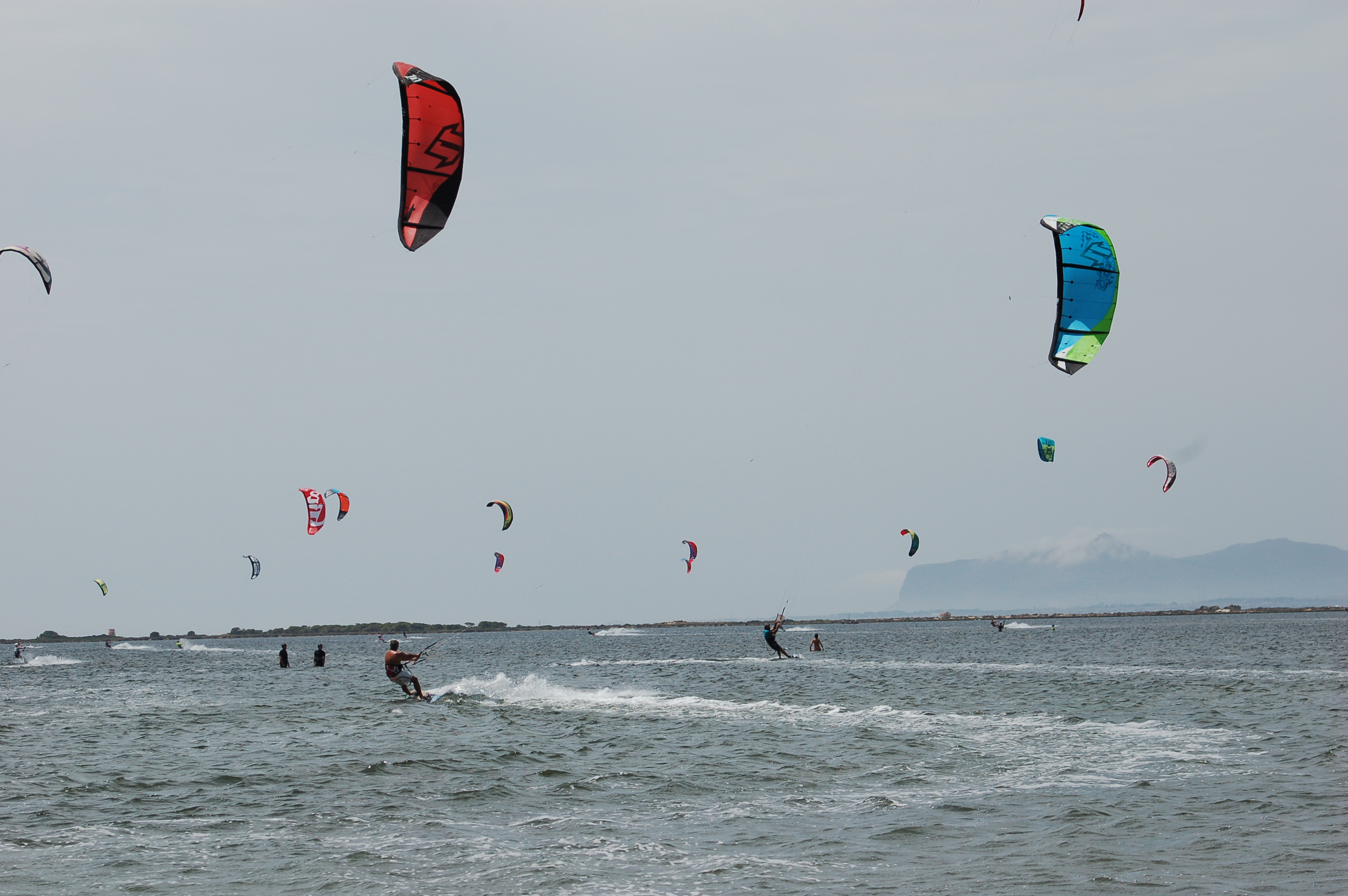 Marsala, surf nello Stagnone: Legambiente contro la Regione