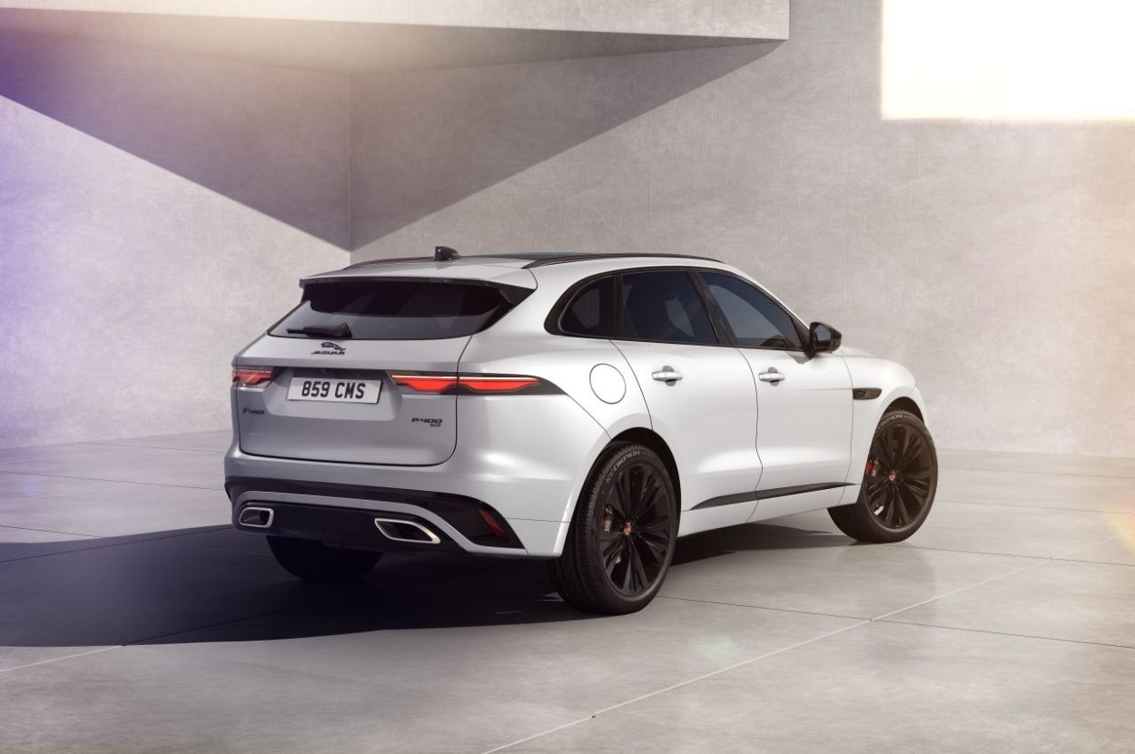 Nuova versione di Jaguar F-Pace R-Dynamic Black Nuova versione di Jaguar F-Pace R-Dynamic Black