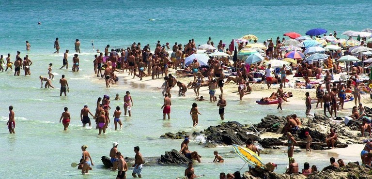 Sicilia, rischio zona gialla: l’egoismo dei no vax un pericolo per l’economia