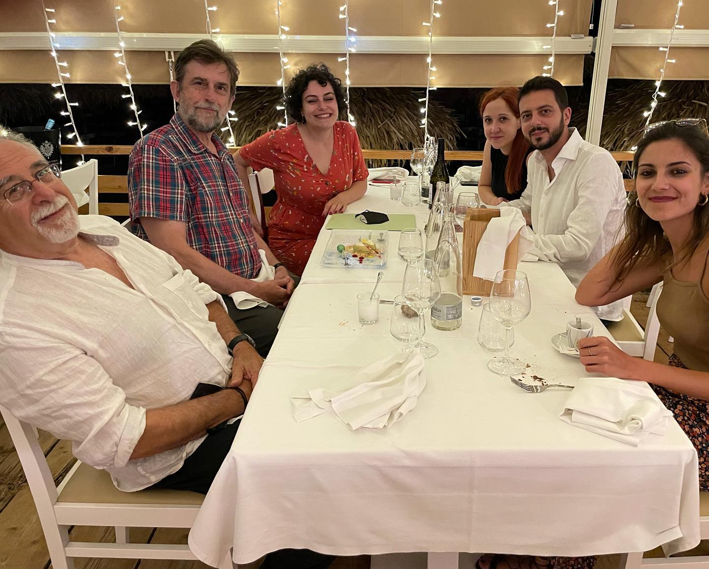 Nanni Moretti a Marina di Modica paparazzato al ristorante