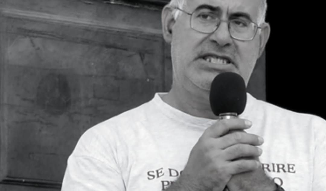 Don Prisutto lascia Augusta, il prete ambientalista “cacciato” dalla Curia