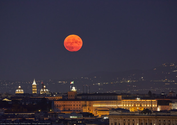 Luna nuova, oggi è la più vicina alla Terra da mille anni: cosa succede