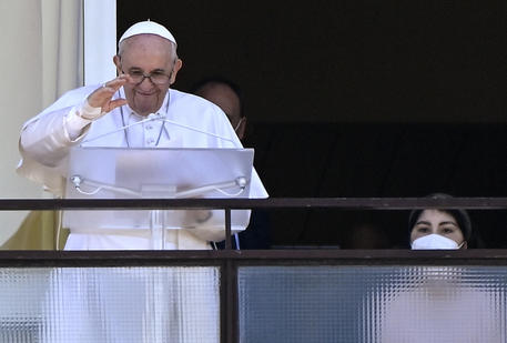 Papa Francesco, “Aborto è omicidio, sì a obiezione di coscienza”