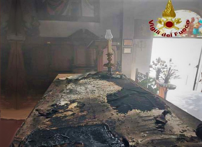 Incendio nel Santuario di Fatima a Marsala, piromane ustionato