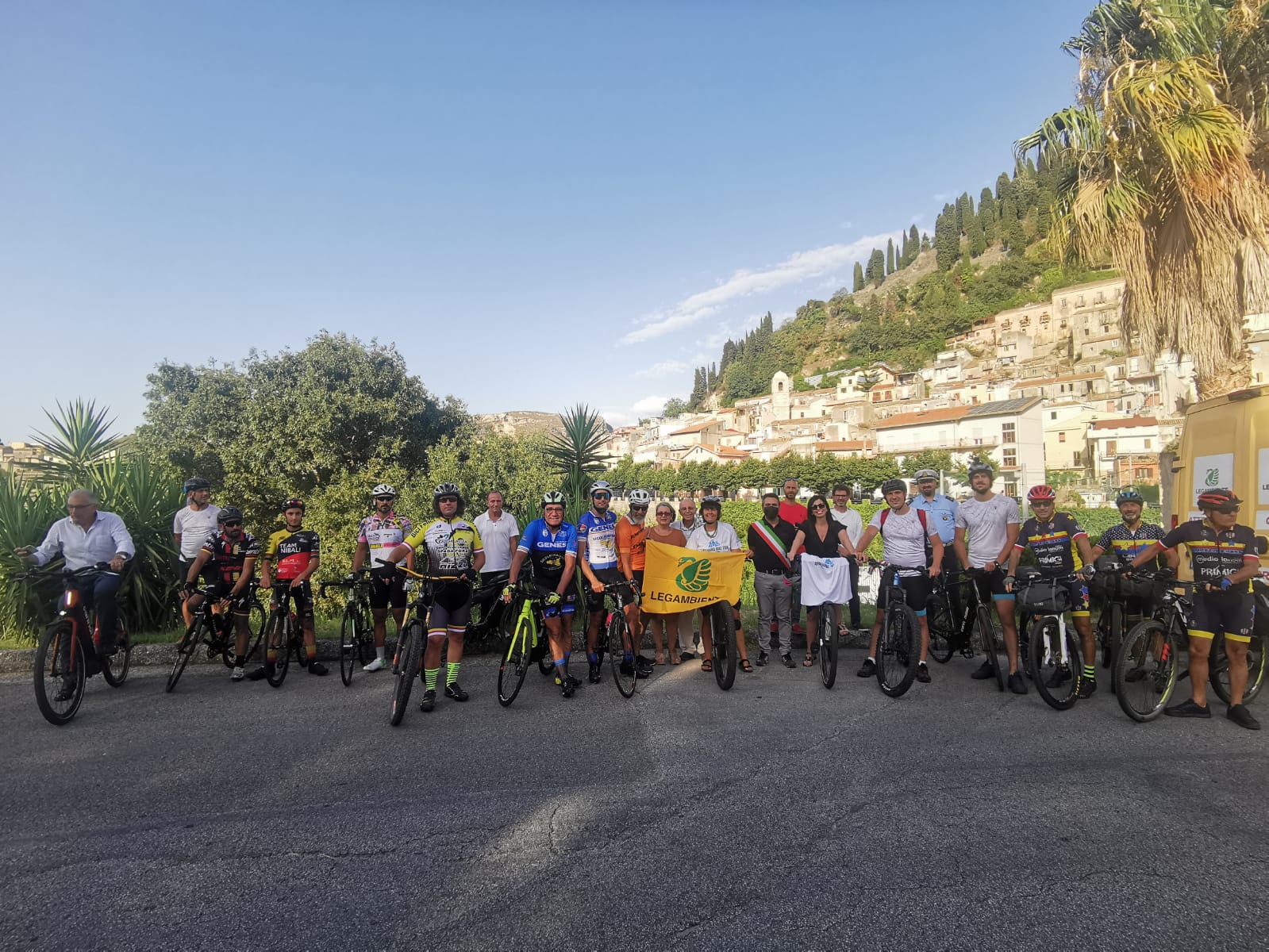 Appennino Bike Tour taglia il primo traguardo “siciliano” a Monforte San Giorgio