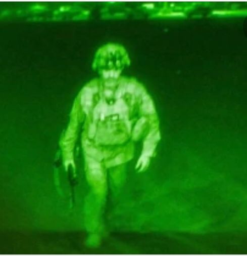 Afghanistan, il generale Donahue ultimo soldato a lasciare Kabul Afghanistan, il generale Donahue ultimo soldato a lasciare Kabul