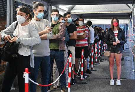 Covid, quasi un milione di under 19 è vaccinato Covid, quasi un milione di under 19 è vaccinato