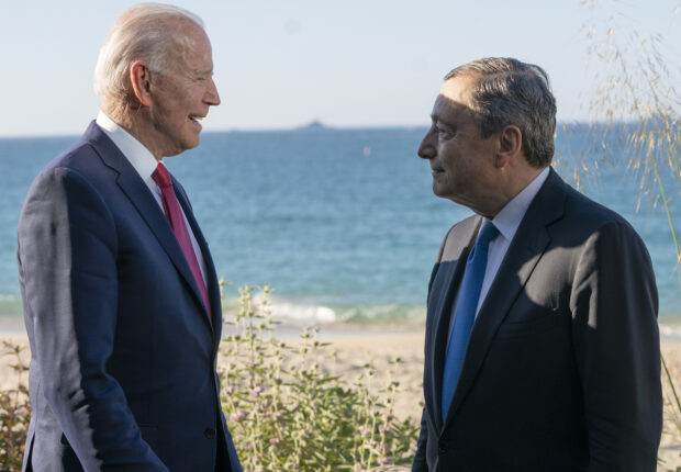 Afghanistan, colloquio telefonico tra Mario Draghi e Joe Biden