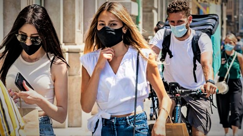 Covid, pericolo quinta ondata: “L’era delle mascherine non è finita”