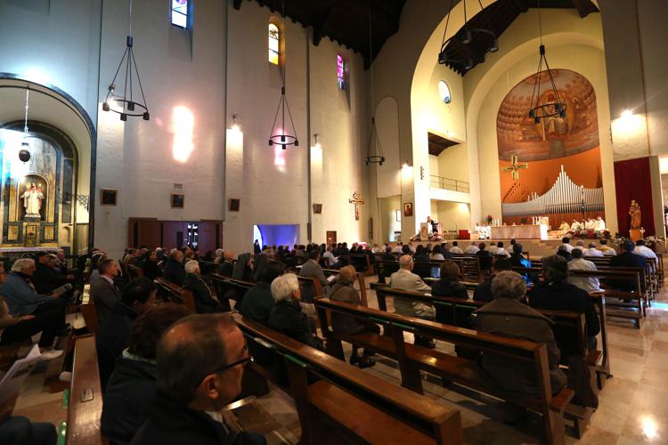Il Green pass non entra in chiesa, nessun obbligo per messe e processioni
