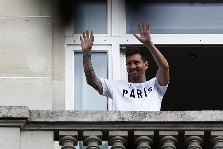 Lionel Messi al Psg, ora è ufficiale, il video