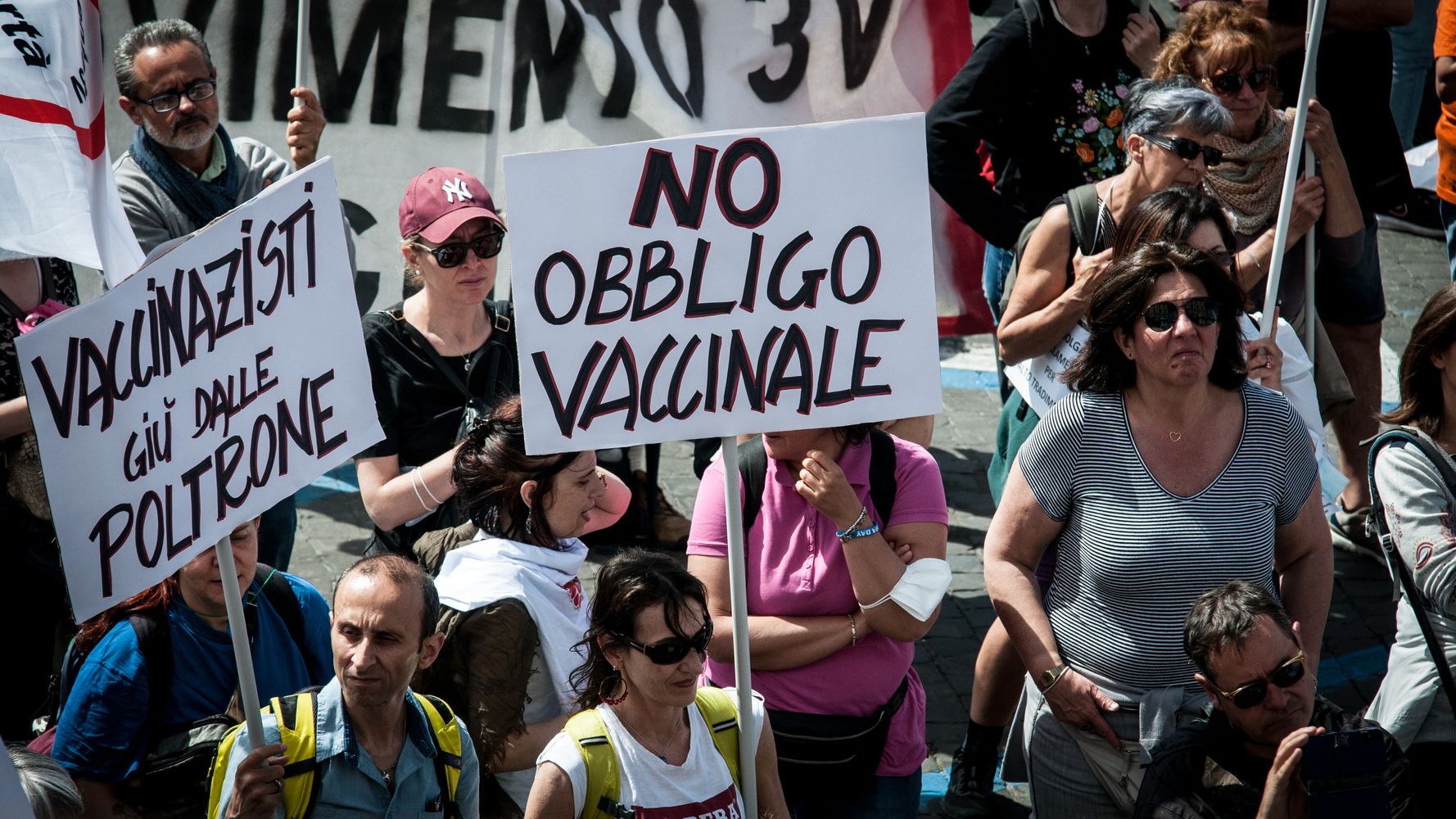 No-vax pericolosi e la chat Telegram de “I guerrieri”, otto indagati