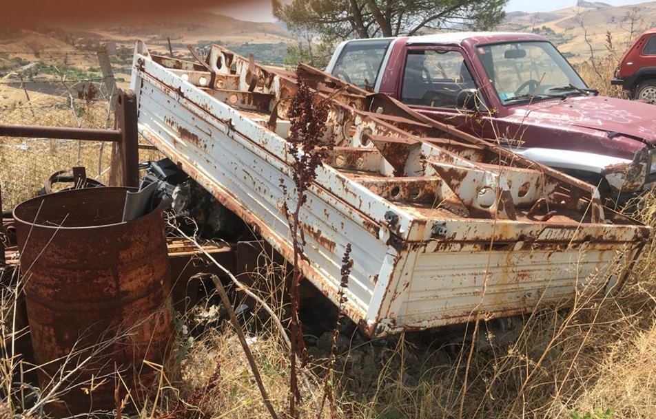 Ambiente,Palermo, Polfer sequestra area ditta autodemolizioni Ambiente,Palermo, Polfer sequestra area ditta autodemolizioni