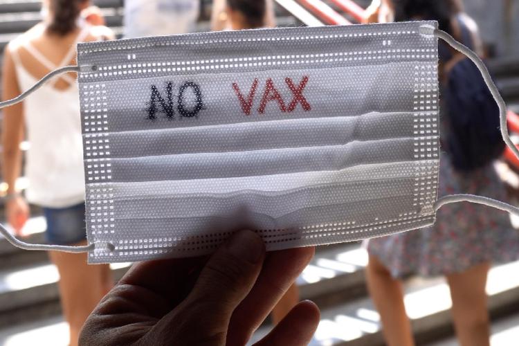 Medico ai pazienti No Vax, “Vi curo, ma poi cambiate ambulatorio”
