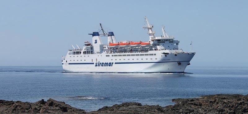 Covid, marittimo positivo, non parte il traghetto per Lampedusa Covid, marittimo positivo, non parte il traghetto per Lampedusa