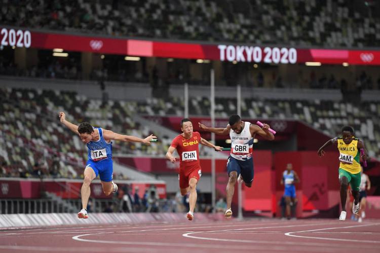 Tokyo 2020, Italia oro nella staffetta 4×100, il video