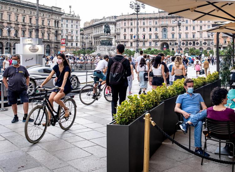 Covid, dall’11 febbraio via le mascherine all’aperto in zona bianca
