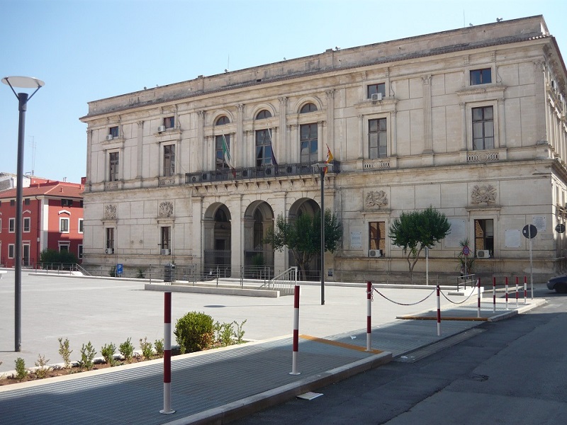 Ragusa, disservizi Ufficio tecnico, scontro Comune-opposizione