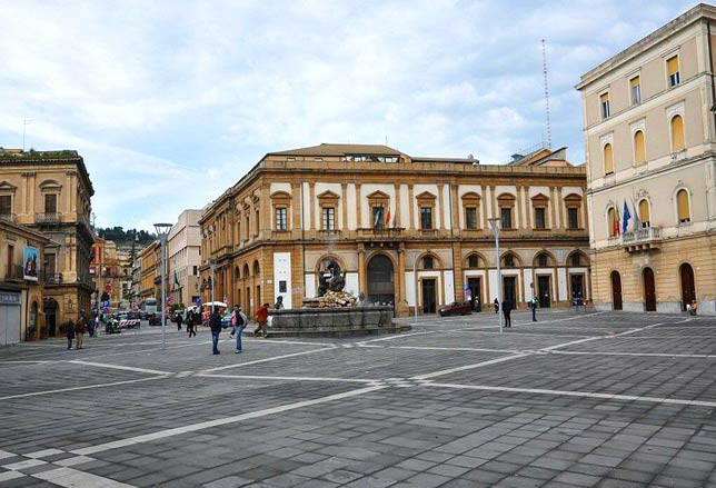 Appello al senso civico nisseno per difendere il centro storico