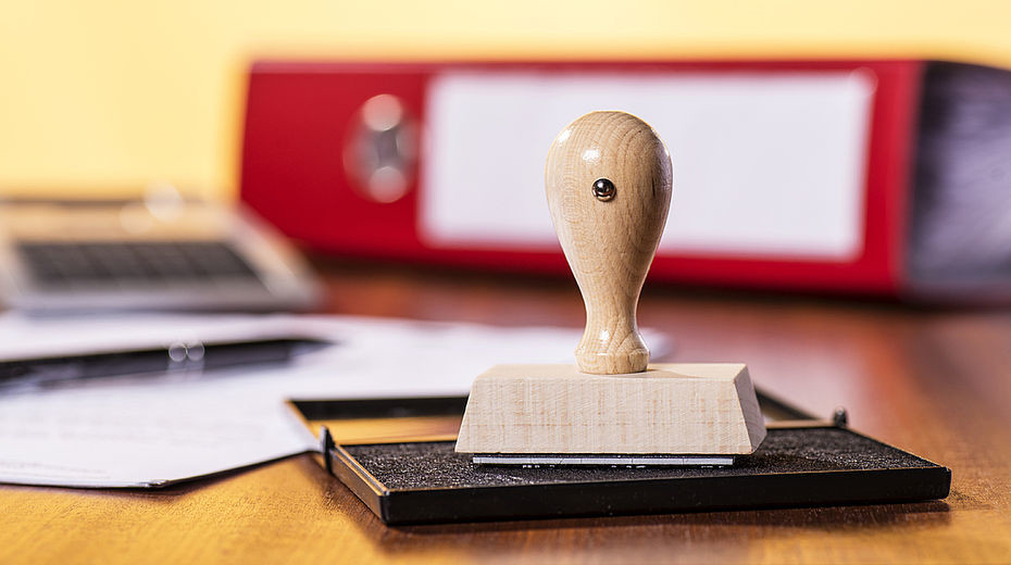 La burocrazia non si riforma imbarcando precari ma fissando obiettivi