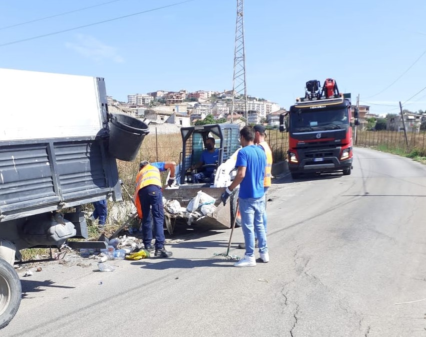 Agrigento, rifiuti sulle strade, la colpa è degli indisciplinati