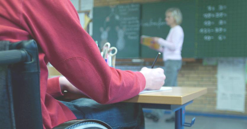 Niente assistenza agli studenti disabili, famiglie in rivolta