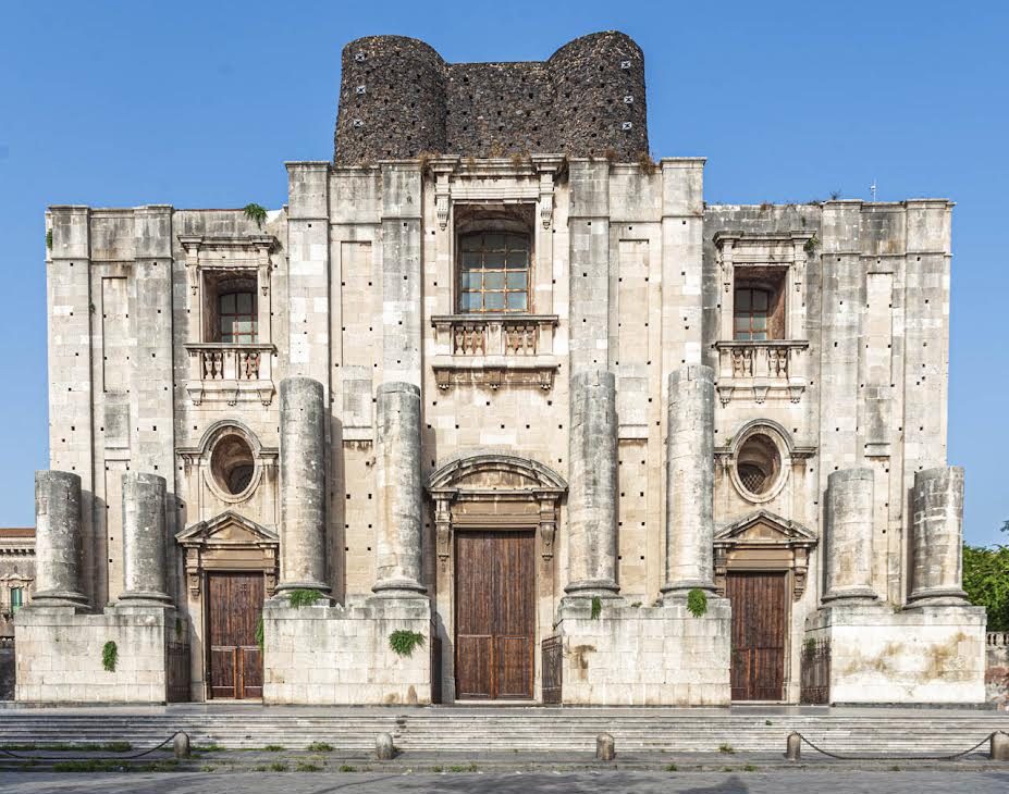 Catania, San Nicolò l’Arena, concluso il restauro dei tre portoni