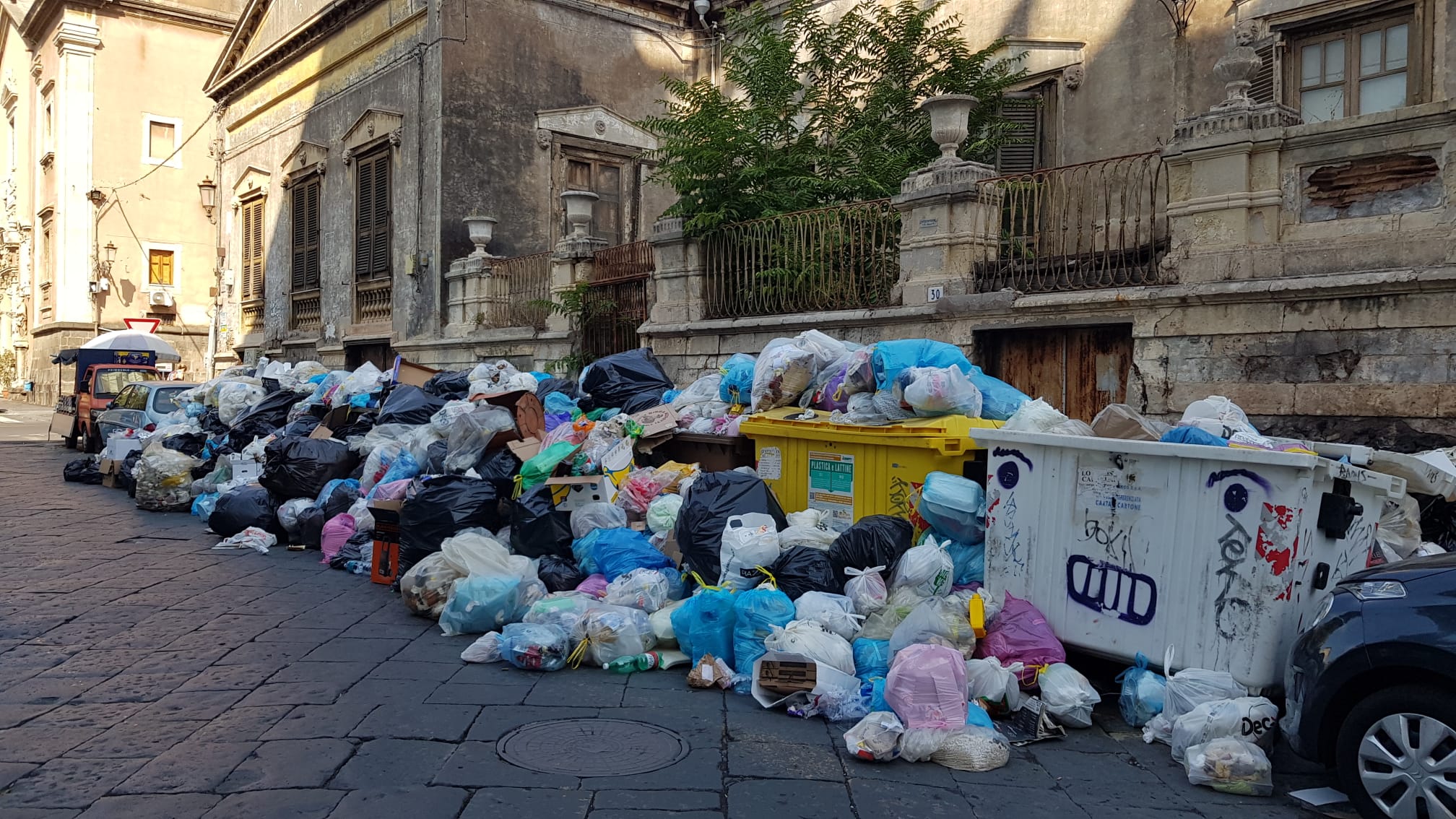 Rifiuti, ora si rischia una “faida”  tra Comuni virtuosi e inefficienti