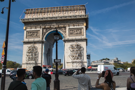 Covid, in Francia stop obbligo mascherine al chiuso per vaccinati