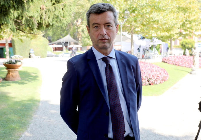 Reddito di cittadinanza, Meloni all’attacco, dietrofront leghista