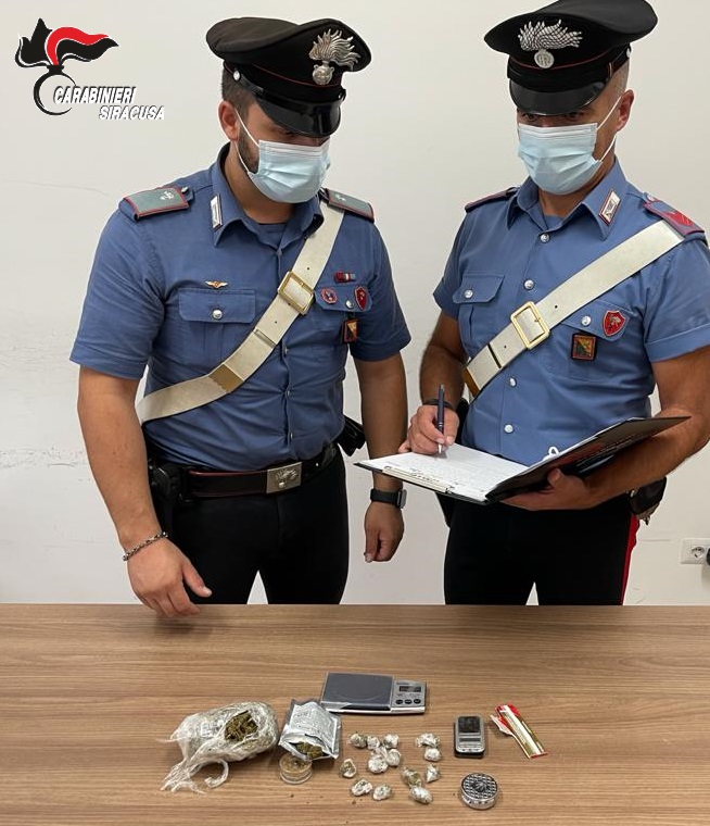 Venditore ambulante di… marijuana, arrestato dai Carabinieri ad Augusta