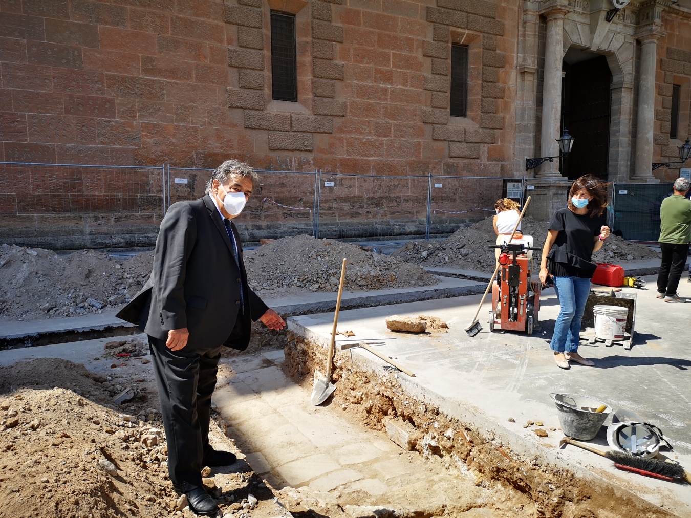 Palermo, scoperta antica pavimentazione in piazza del Parlamento