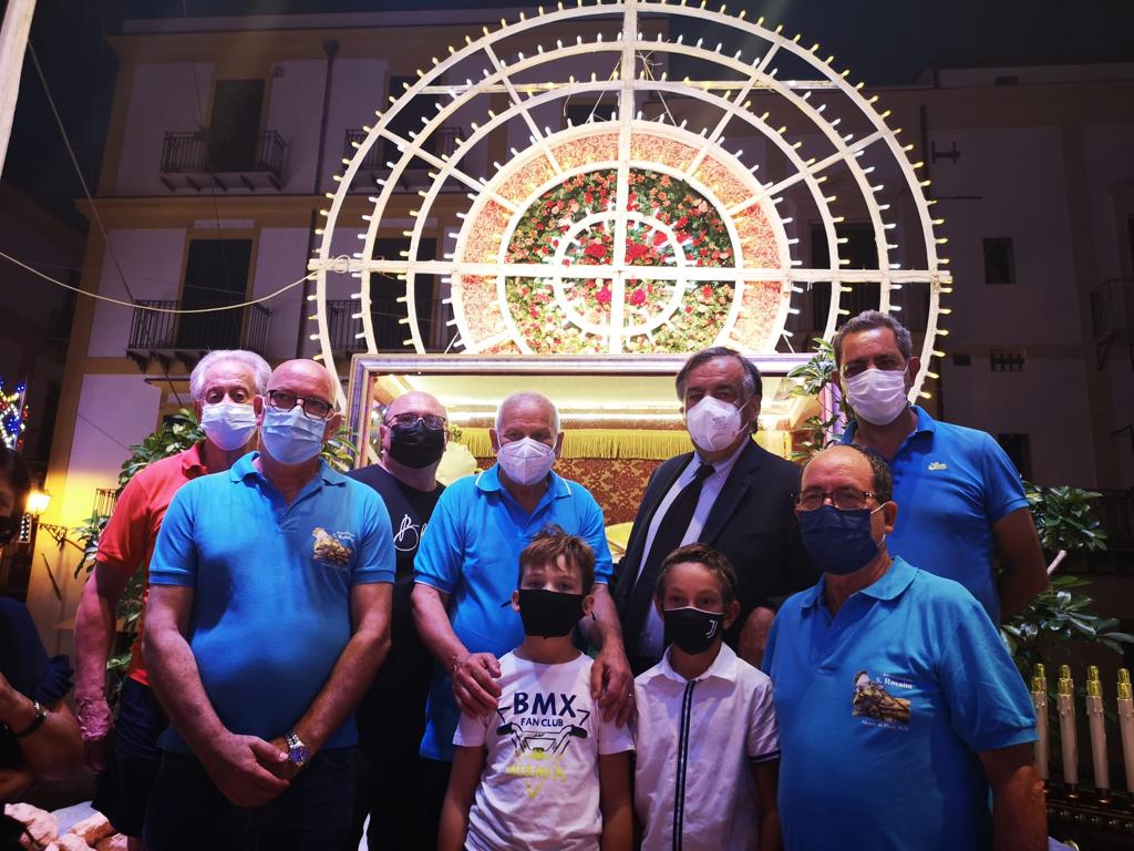 Festinello di Santa Rosalia, accesa la “Montagnola di luminarie”