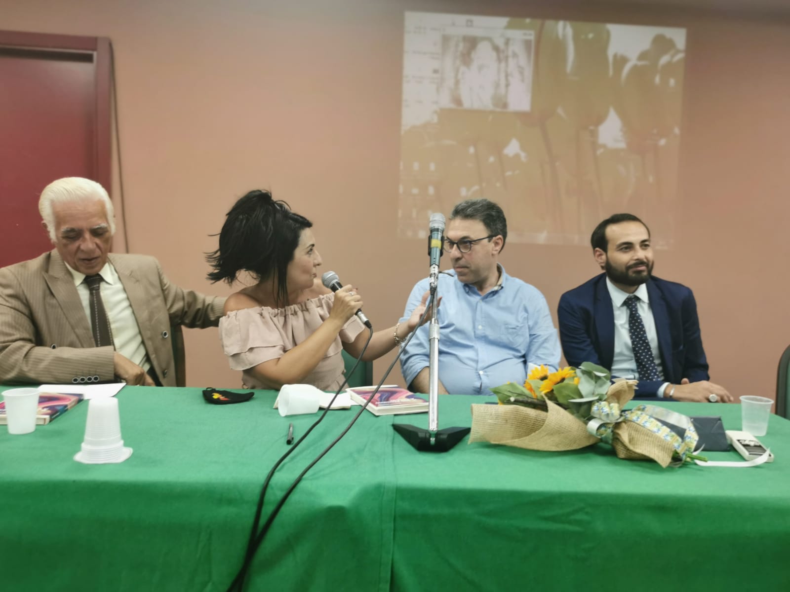 Galleria foto '“Il mio pensiero a colori”, il nuovo libro di Amadio è un successo' - foto 1