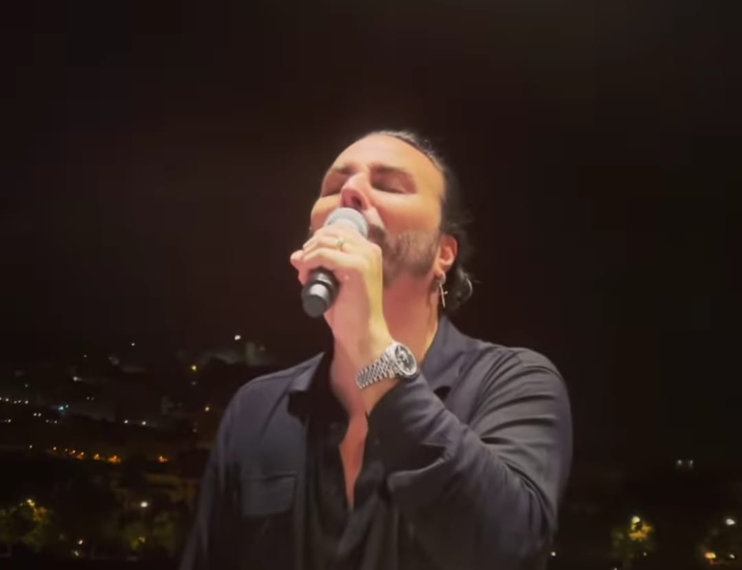 Tony Colombo, concerto abusivo e fuochi illegali, la denuncia