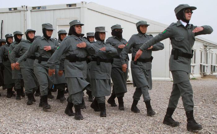 Afghanistan, poliziotta incinta uccisa dai talebani