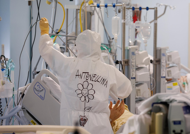 Covid, in Sicilia 484 nuovi casi, calano i ricoveri