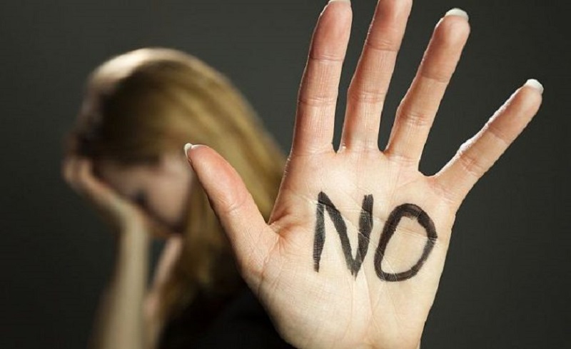 Violenza su donne, Roccella: “Esiste una corsia veloce per norme anti-femminicidi”