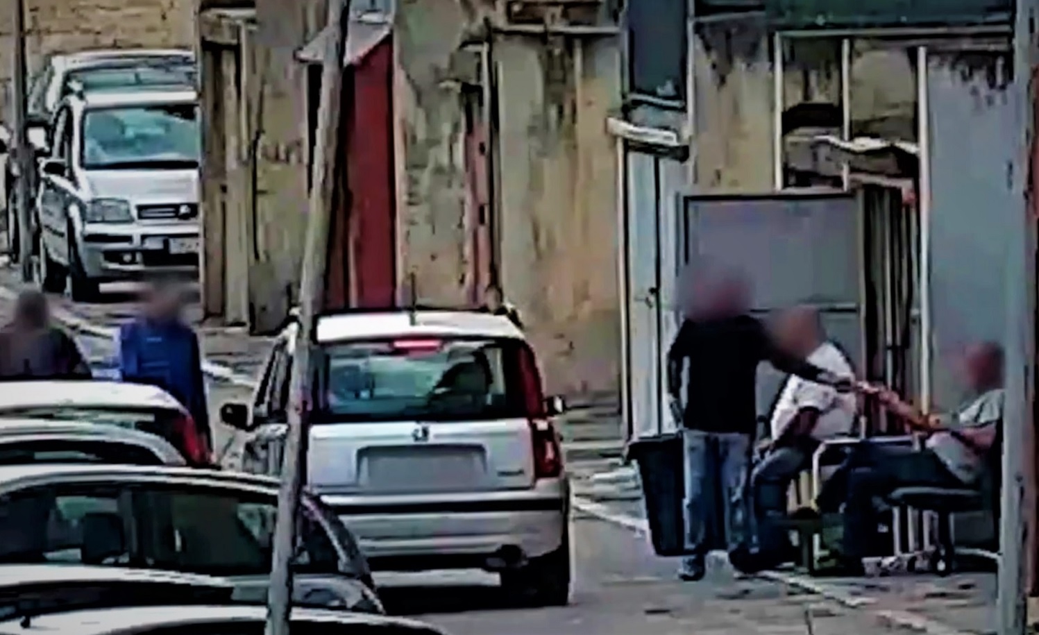 Droga, blitz Catania, bimbi di dieci anni nelle piazze di spaccio