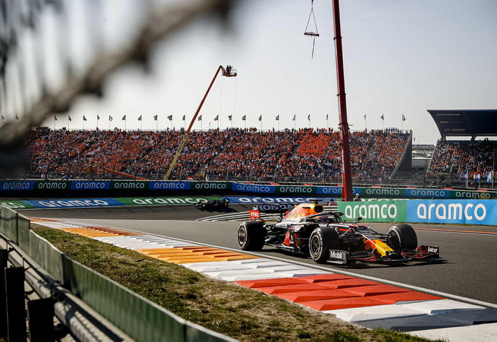 F1, Verstappen trionfa nel Gp d’Olanda