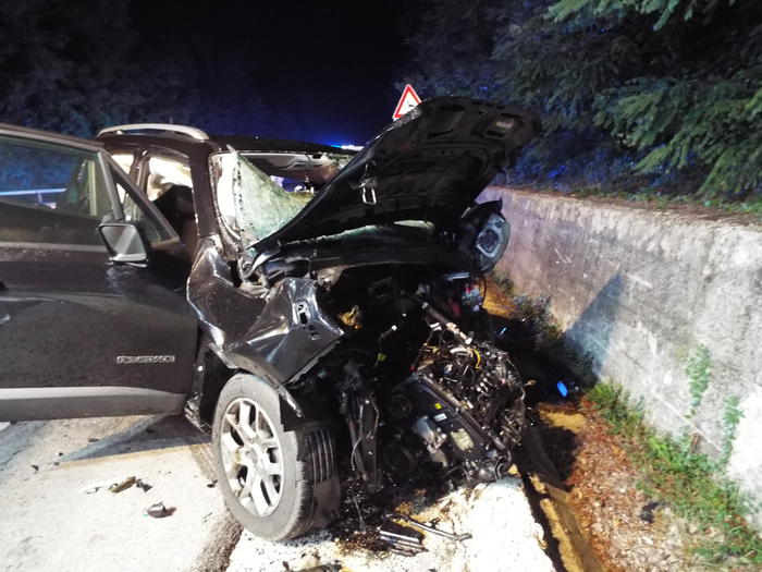 Tragico scontro frontale, quattro persone morte in un incidente